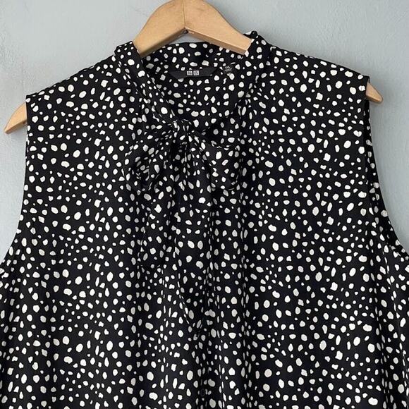 Uniqlo Black and White Polka Dot Blouse - Picture 2 of 9